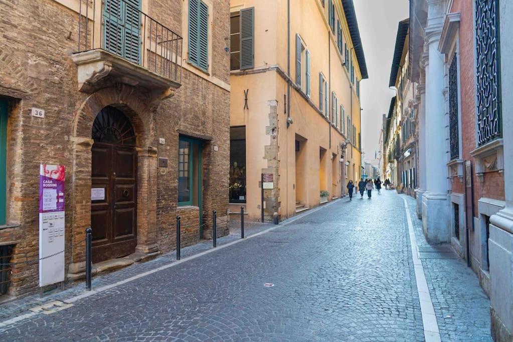 Rossini Home Pesaro Vicino Al Teatro Rossini By Yohome Exterior photo